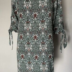 Elegant Green Patterned Dress